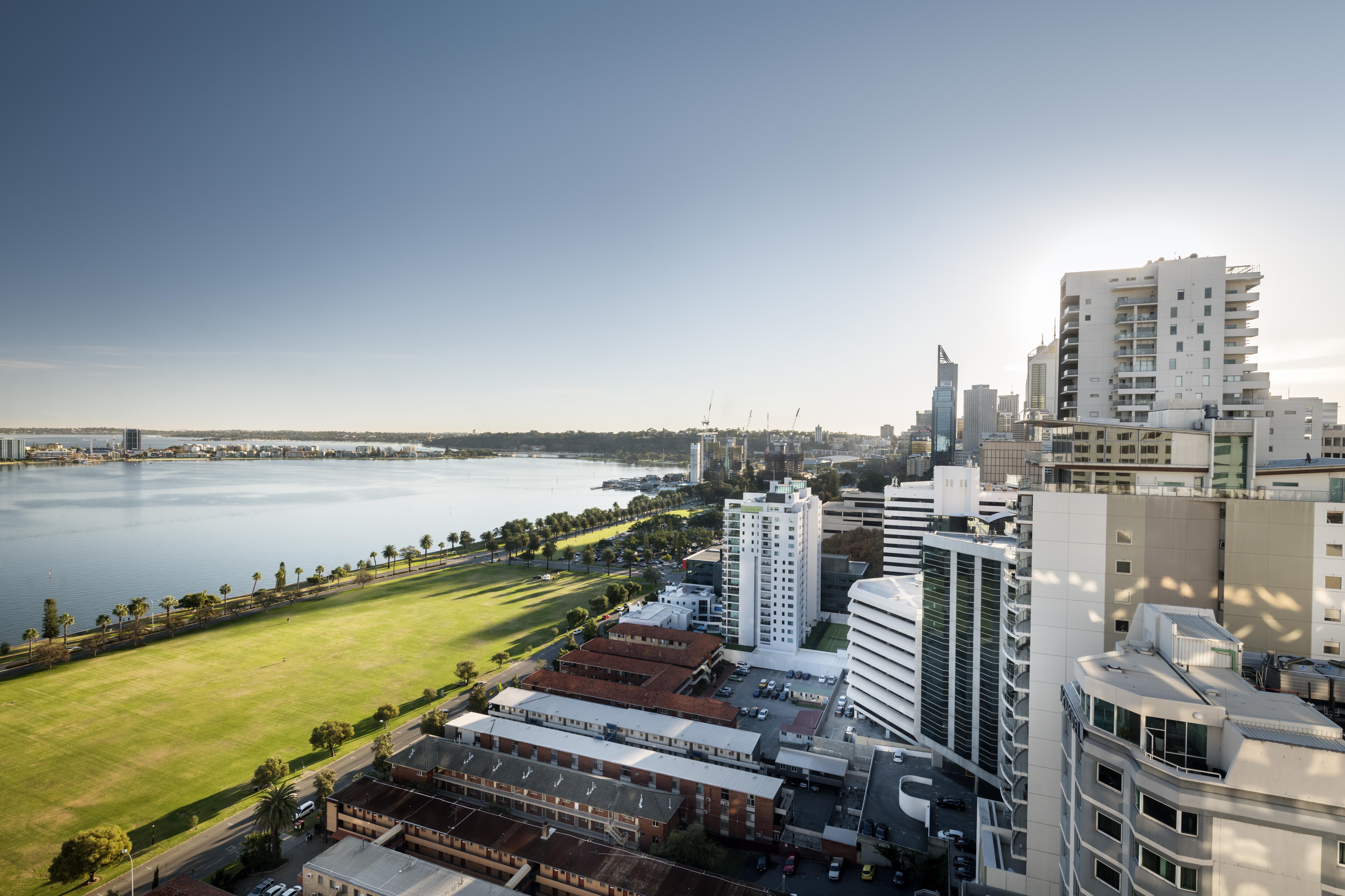Pan Pacific Perth Hotell Exteriör bild View of the Perth skyline from the Crown Perth complex