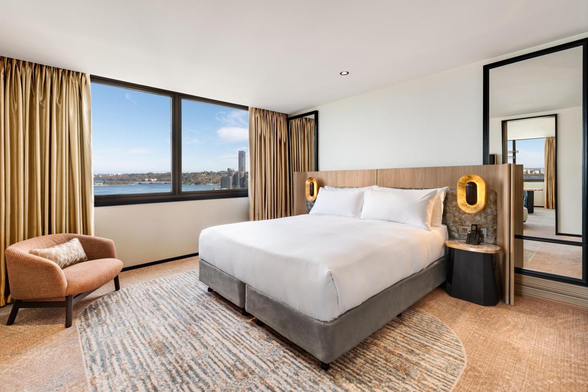 Pan Pacific Perth Hotell Exteriör bild A bedroom at the hotel